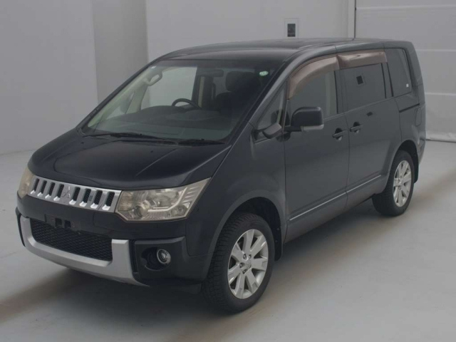 MITSUBISHI DELICA D5 2010
