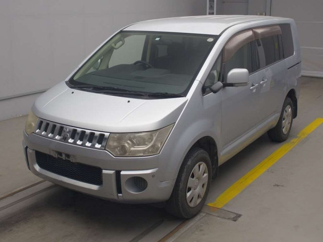 MITSUBISHI DELICA D5 2008