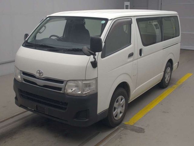 TOYOTA REGIUS ACE VAN