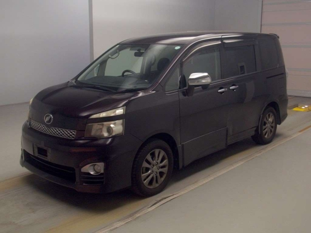 TOYOTA VOXY 2011