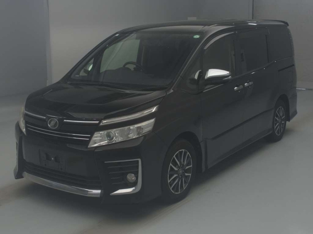 TOYOTA VOXY 2015