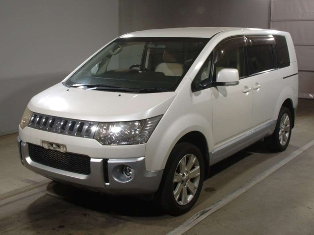 MITSUBISHI DELICA D5 2012