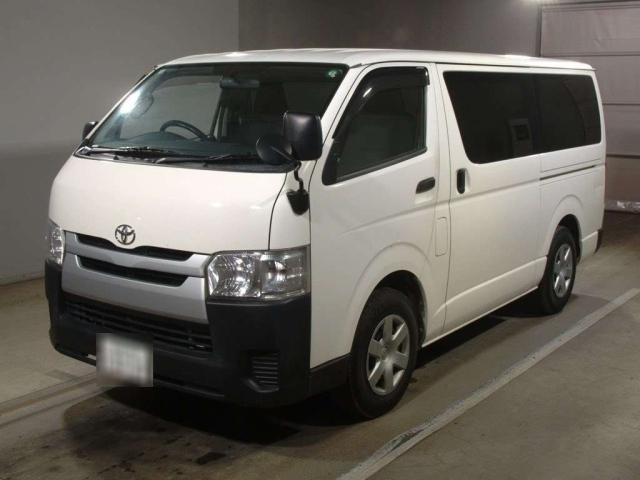 TOYOTA HIACE VAN