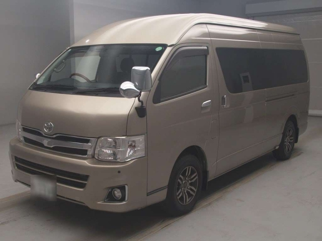 TOYOTA HIACE 2013