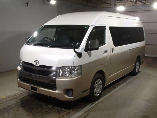 TOYOTA HIACE 2022