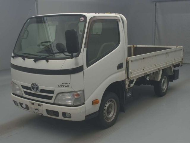 TOYOTA DYNA 2013