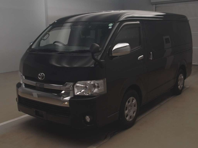 TOYOTA HIACE 2020