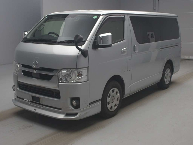 TOYOTA HIACE VAN 2020