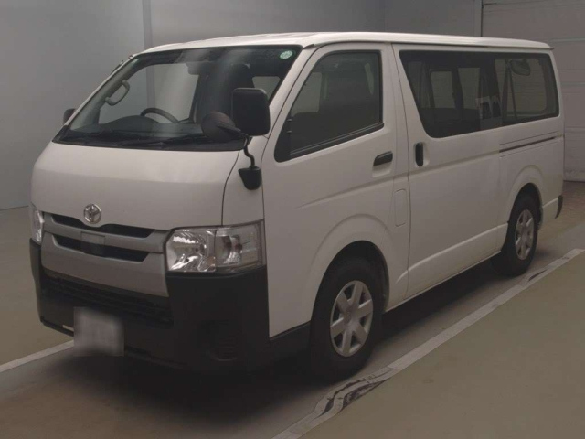 TOYOTA HIACE VAN 2019