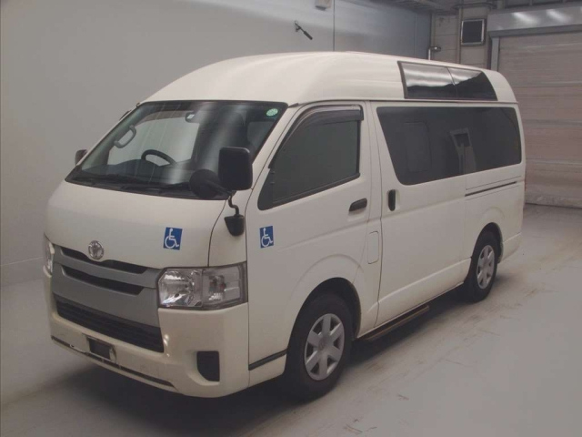 TOYOTA HIACE VAN 2015