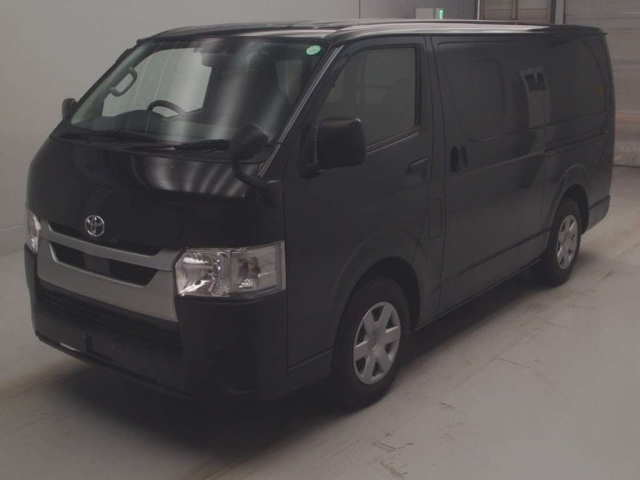 TOYOTA HIACE VAN 2022