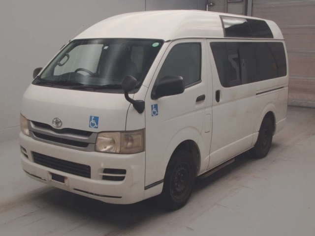 TOYOTA HIACE VAN