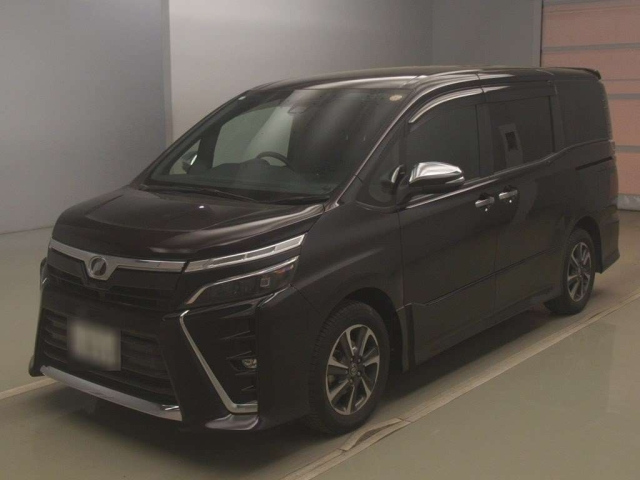 TOYOTA VOXY 2018