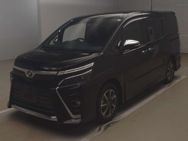 TOYOTA VOXY 2018