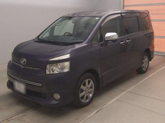TOYOTA VOXY 2009