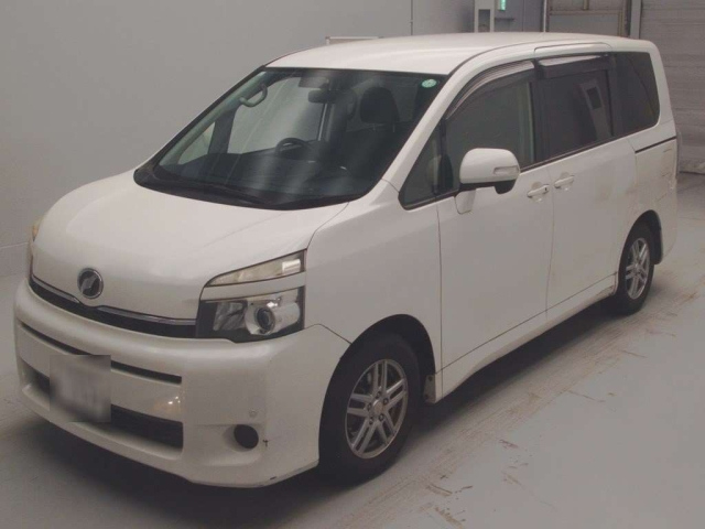 TOYOTA VOXY 2012