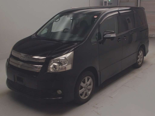 TOYOTA NOAH 2007