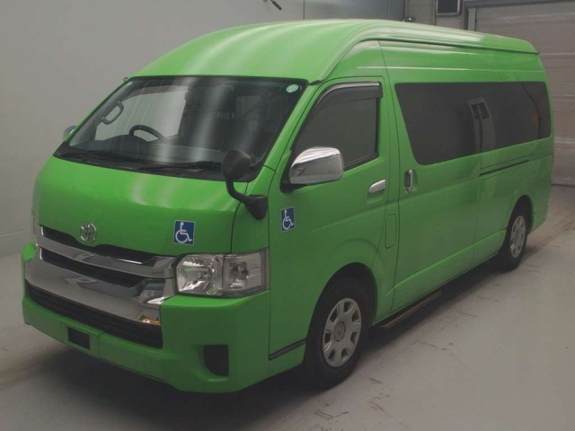 TOYOTA HIACE 2020