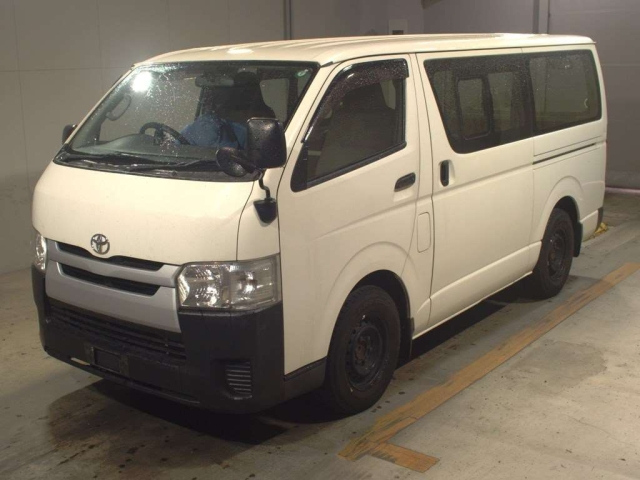 TOYOTA HIACE VAN 2014