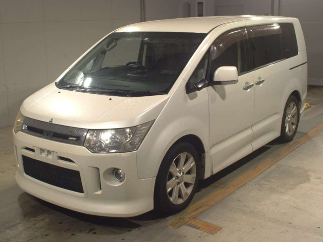 MITSUBISHI DELICA D5 2008