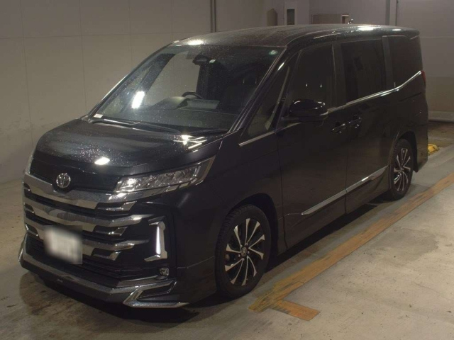 TOYOTA NOAH 2022