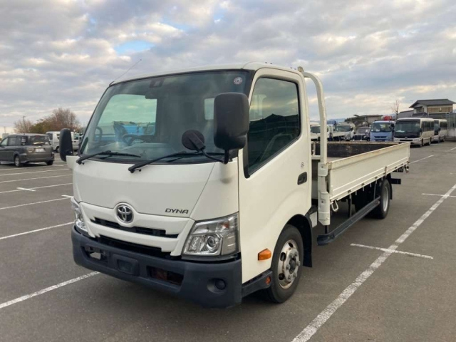 TOYOTA DYNA 2019