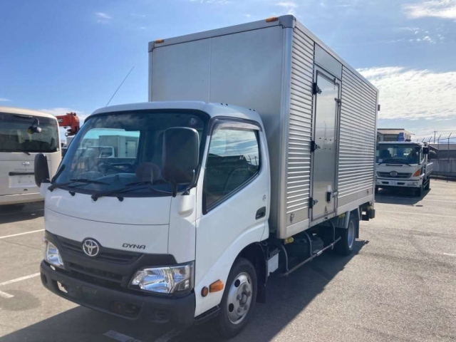 TOYOTA DYNA 2018