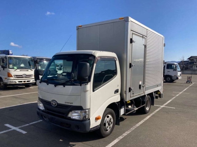 TOYOTA DYNA