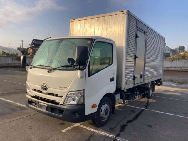 TOYOTA DYNA 2019