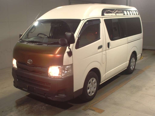 TOYOTA REGIUS ACE VAN