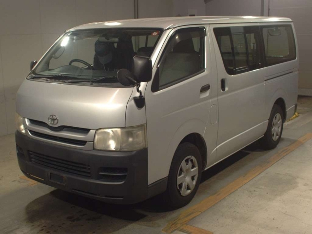 TOYOTA REGIUS ACE VAN