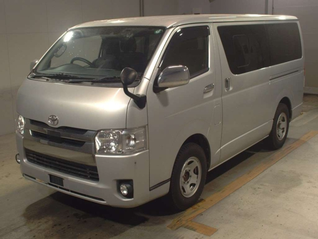 TOYOTA HIACE VAN 2020