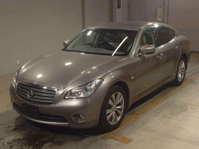 NISSAN FUGA 2013