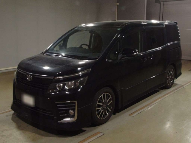 TOYOTA VOXY 2014