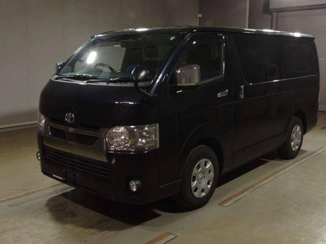 TOYOTA HIACE VAN 2020