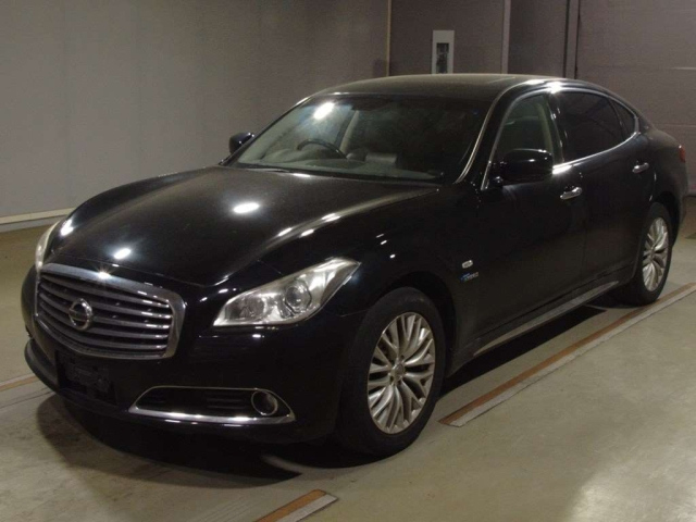 NISSAN CIMA 2013