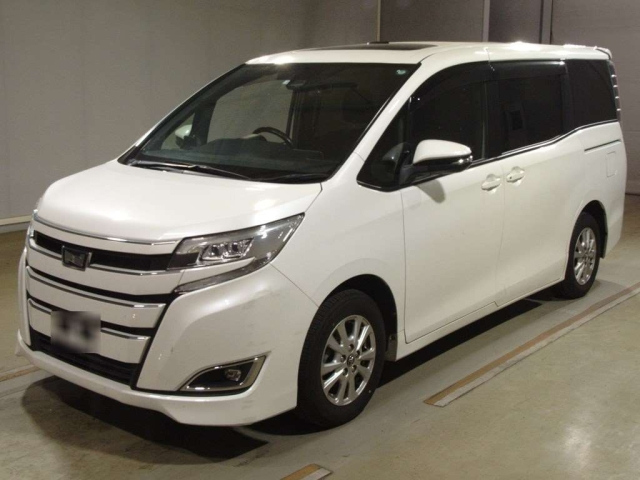 TOYOTA NOAH 2018