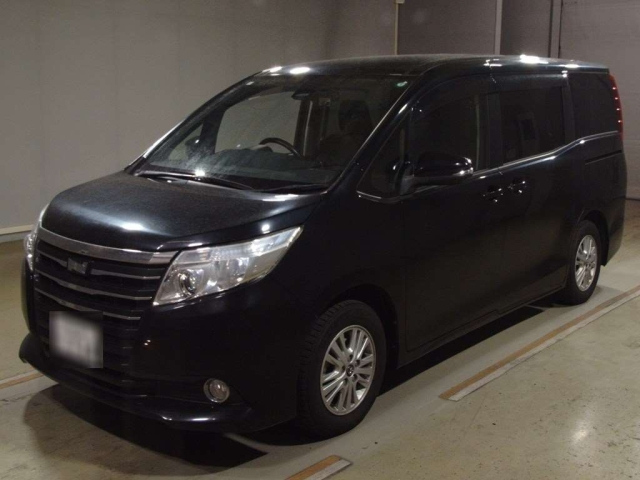 TOYOTA NOAH 2017