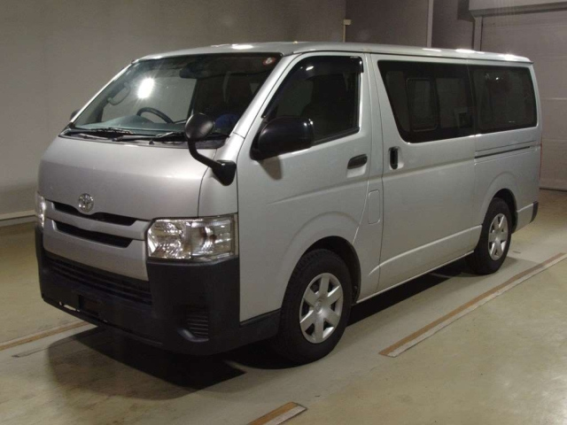 TOYOTA HIACE VAN