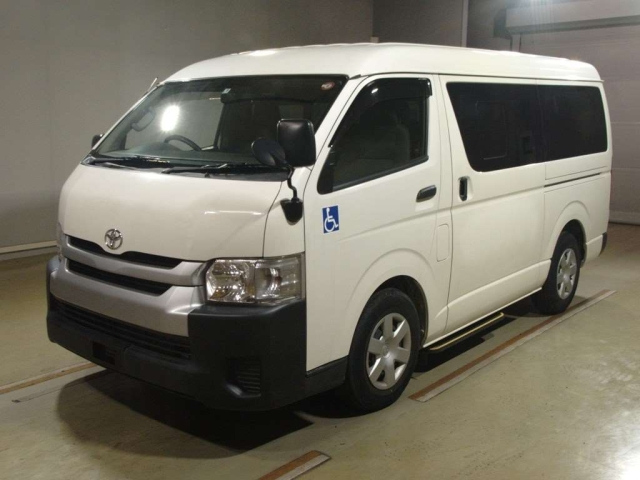 TOYOTA HIACE
