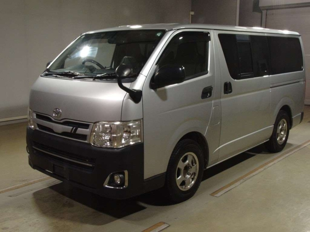 TOYOTA HIACE VAN 2013