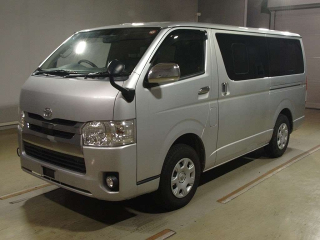 TOYOTA HIACE VAN 2019