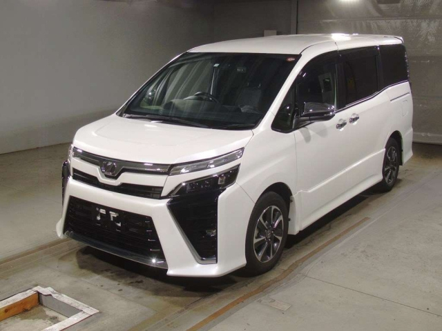 TOYOTA VOXY 2020