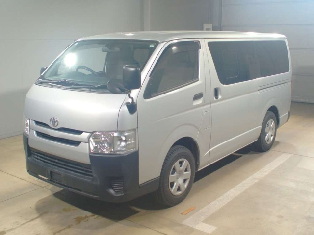 TOYOTA HIACE VAN 2015
