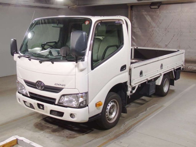 TOYOTA DYNA 2018