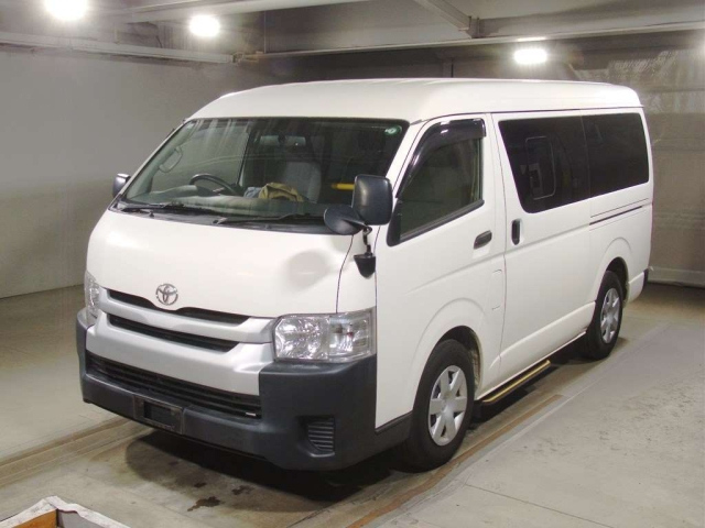 TOYOTA HIACE 2018