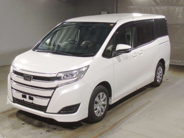 TOYOTA NOAH 2021