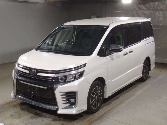TOYOTA VOXY 2017