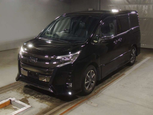 TOYOTA NOAH 2021