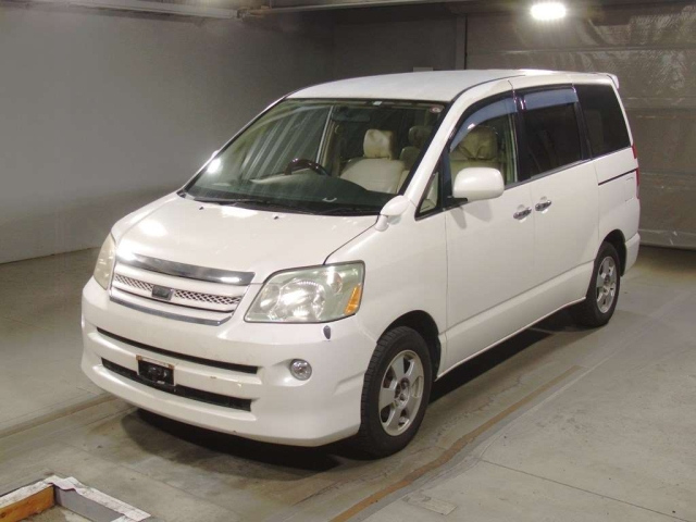 TOYOTA NOAH 2006